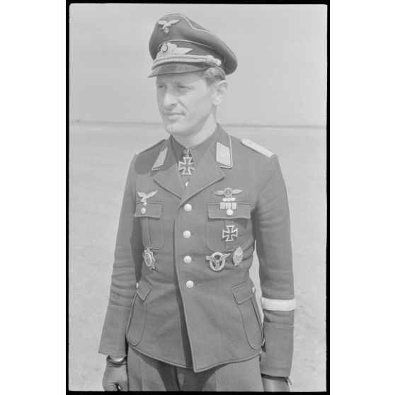 Portrait du sous-lieutenant (Leutnant) Otto Leupert, pilote (Flugzeugführer) du 1.(K) / Lehrgeschwader 1.