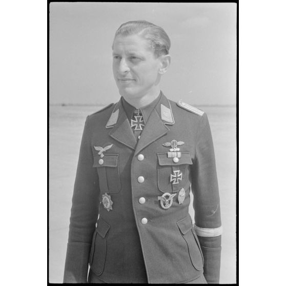 Portrait du sous-lieutenant (Leutnant) Otto Leupert, pilote (Flugzeugführer) du 1.(K) / Lehrgeschwader 1.