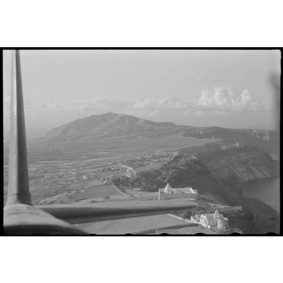 Une mission de reconnaissance aérienne à bord d'un hydravion Arado Ar-196 du 1.Aufklarungsgruppe 196 basé à Skaramangass (Athènes-Grèce).