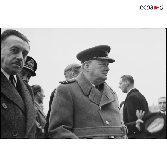 Winston Churchill, Premier ministre britannique lors de la cérémonie du 11 Novembre 1944 à Paris.