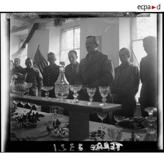 Réception à la cristallerie de Baccarat pour célébrer la libération de la ville par le sous-groupement Rouvillois de la 2e DB le 31 octobre et le 1er novembre 1944 et rendre hommage aux combattants.