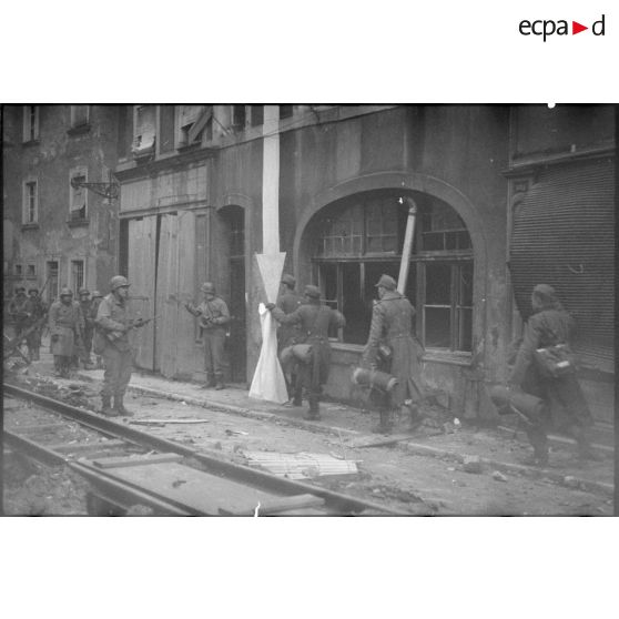 Reddition des soldats allemands de la 462 Volksgrenadier divisionà Metz..