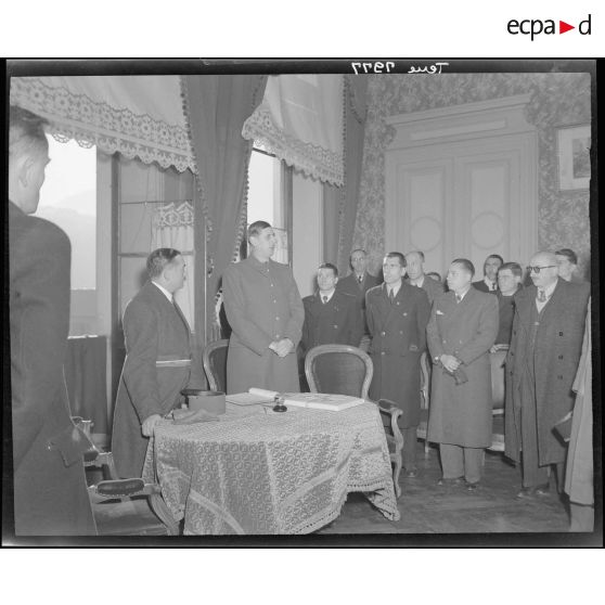 Discours du général de Gaulle à l'hôtel de ville d'Albertville.