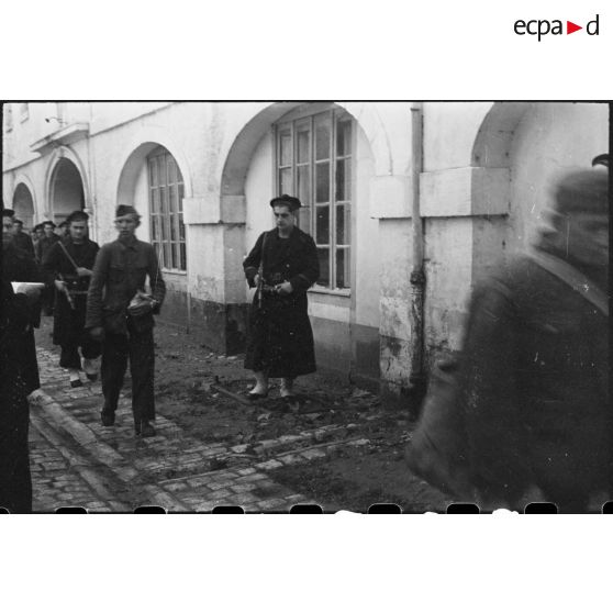 Prisonniers allemands à la caserne Martrou de Rochefort.