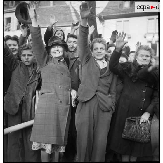 Le 17 novembre 1944, la population de Montbéliard accueille les troupes françaises avec joie.