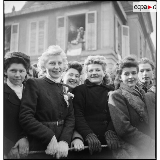 Le 17 novembre 1944, la population de Montbéliard accueille les troupes françaises avec joie.