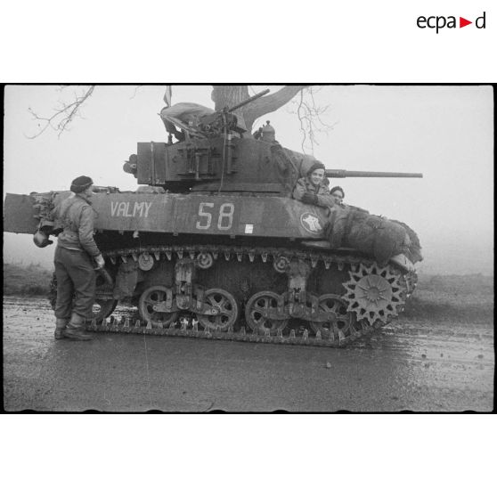 Le char léger M3A3 Stuart baptisé Valmy du 501e RCC de la 2e DB aux environs de Strasbourg.