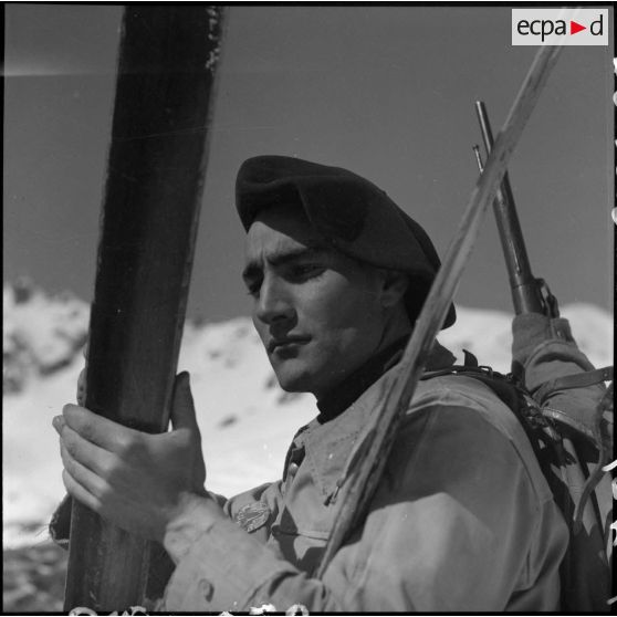 Portrait d'un éclaireur-skieur du 199e BCHM.