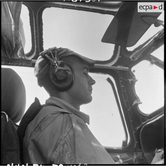 Portrait d'un pilote sur bombardier Privateer de la flottille 28F.