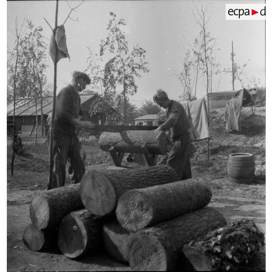 [Travaux de sciage à Fuhlsbüttel, s.d.]