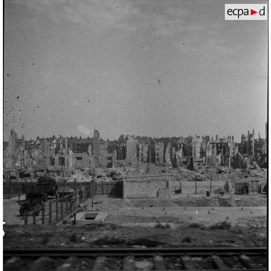 [Vue d'Hambourg en ruine, s.d.]