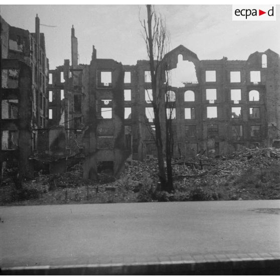 [Vue d'Hambourg en ruine, s.d.]