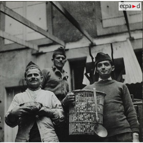 [Portraits et vie de groupes de cuisiniers, Moselle, s.d.]