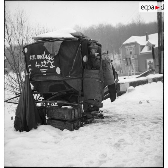 Poste de garde improvisé.