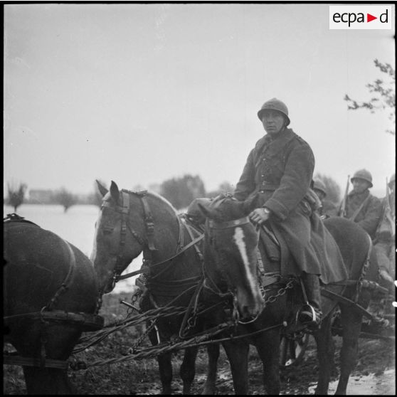 Mouvement d'une unité d'artillerie de la 42e DI dans le secteur de la 3e armée.