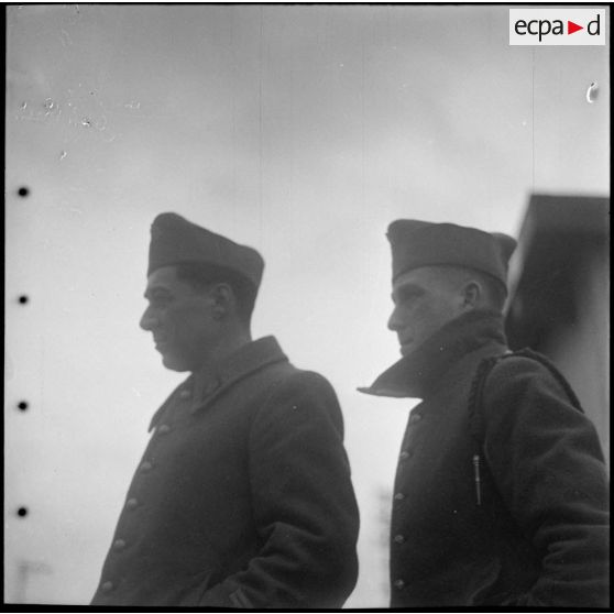 Portrait de groupe de deux officiers dans le secteur de la 3e armée.