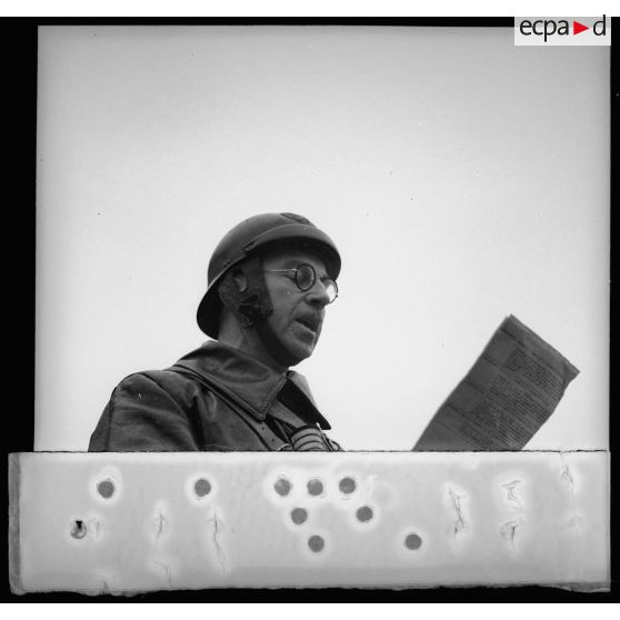 Portrait du chef de corps du bataillon lors de la prise d'armes à Magny.