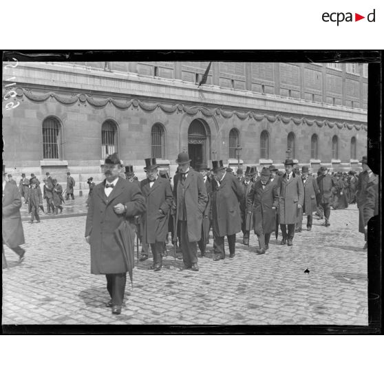 Paris 10 juin 1916. Obsèques de M. Emile Faguet. [légende d'origine]