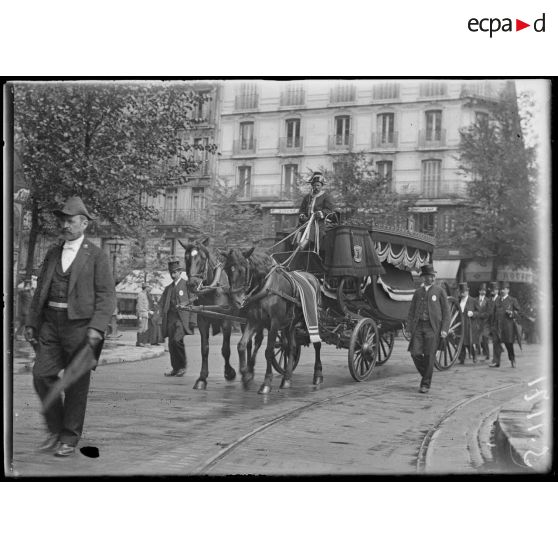 Paris 10 juin 1916. Obsèques de M. Emile Faguet. [légende d'origine]