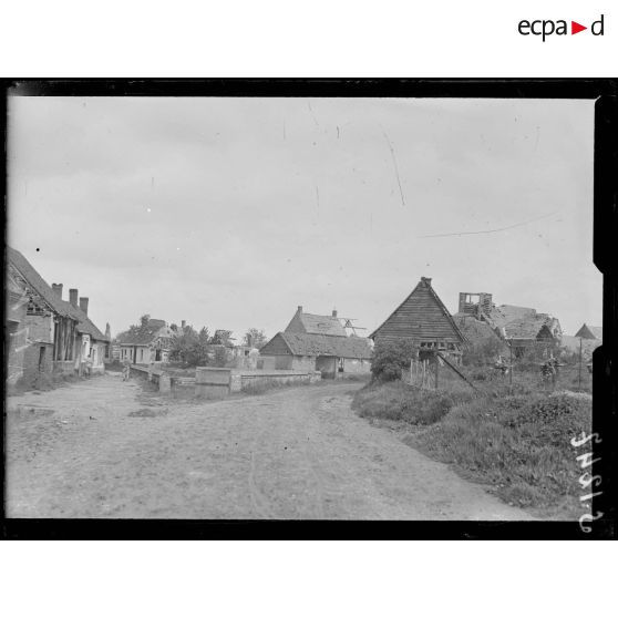 Le village bombardé de Bouchoir (Somme). [légende d'origine]