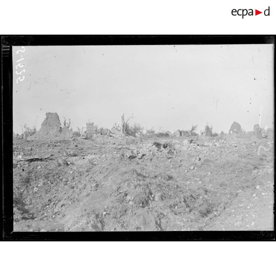 Les ruines du village de Dompierre (Somme). [légende d'origine]