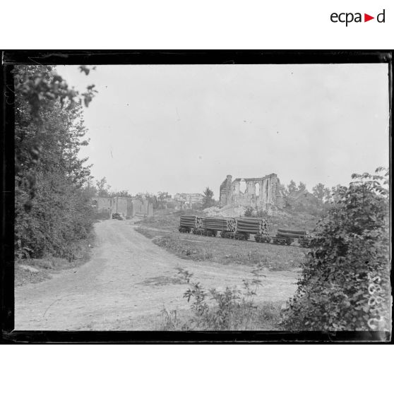 Le Quesnoy (Somme). Ce qui reste de l'église. [légende d'origine]