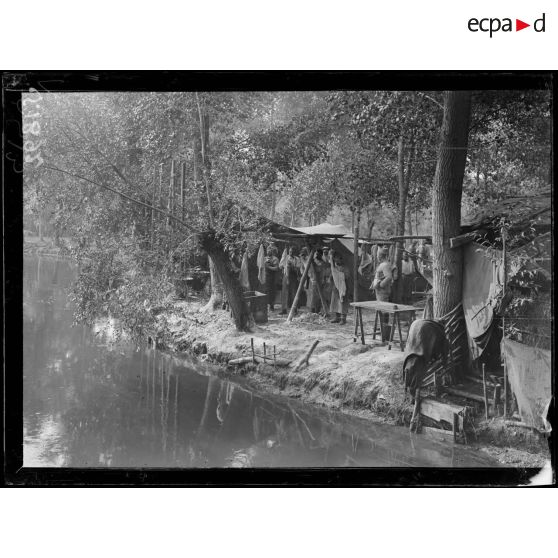 La Neuville (Somme). Boucherie militaire. La triperie. [légende d'origine]