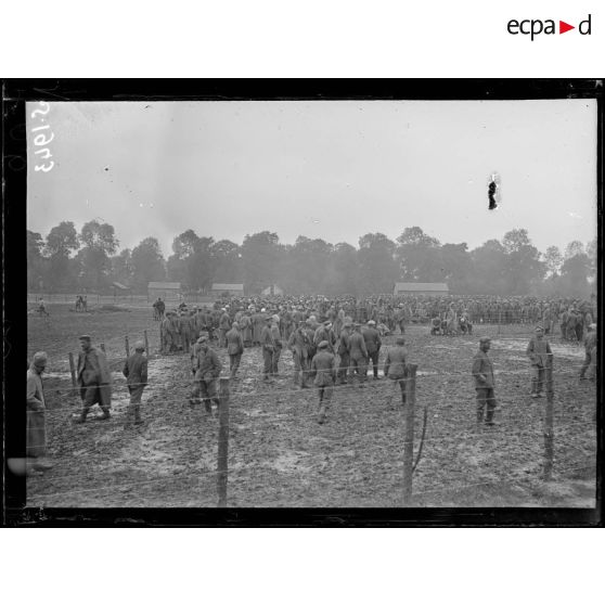 Etinehem (Somme). Camp de prisonniers. [légende d'origine]