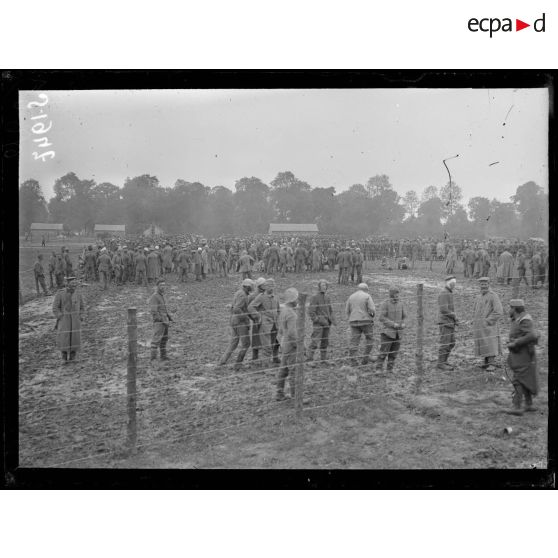 Etinehem (Somme). Camp de prisonniers. [légende d'origine]