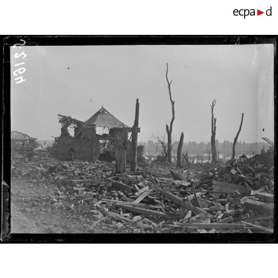 Cléry-sur-Somme. Un aspect du village. [légende d'origine]