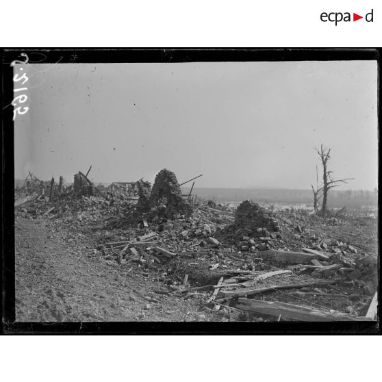 Cléry-sur-Somme. Un aspect du village. [légende d'origine]