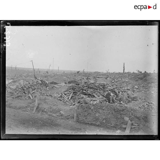 Guillemont (Somme). Ce qui reste du village. [légende d'origine]