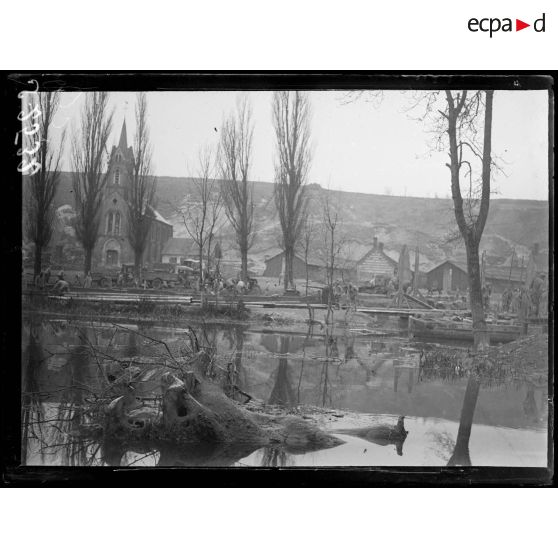 Eclusier (Somme). Les bord du canal de la Somme. [légende d'origine]