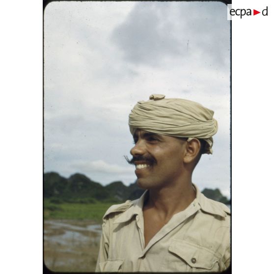 Portrait d'un tirailleur nord-africain au Tonkin.