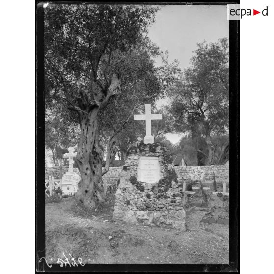 Courfou. Cimetière français de l'hôpital de l'Achilleion. [légende d'origine]