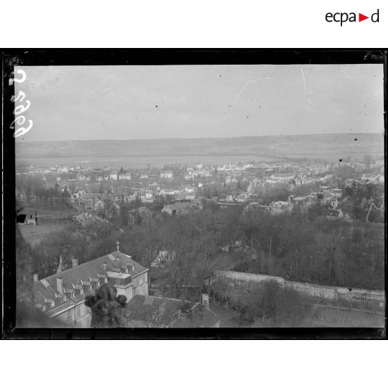 Soissons (Aisne). Panorama pris de Saint-Jean-des-Vignes. [légende d'origine]