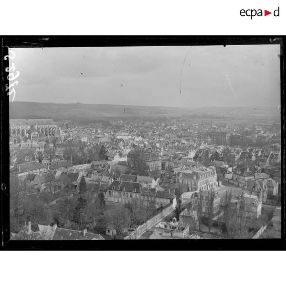 Soissons (Aisne). Panorama pris de Saint-Jean-des-Vignes. [légende d'origine]