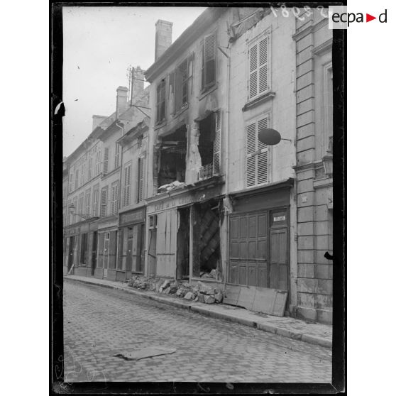 Soissons (Aisne). Maison incendiée rue Saint-Christophe. [légende d'origine]