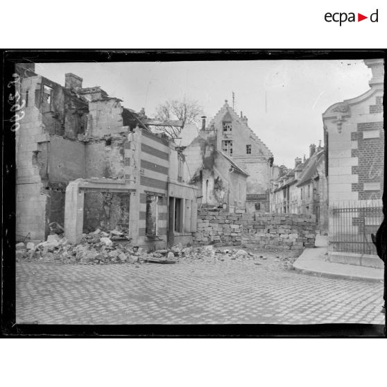 Soissons (Aisne). Ancienne barricade rue du Château Gaillard. [légende d'origine]