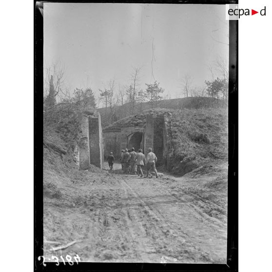 Fort de Condé (Aisne). L'entrée. [légende d'origine]