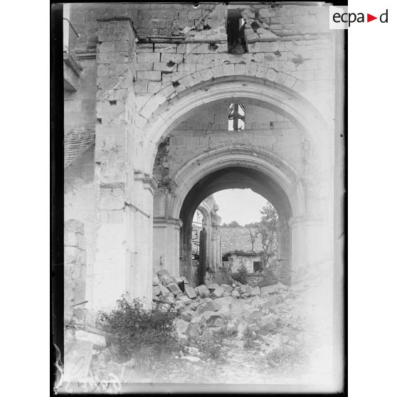 Chivres (Aisne). Intérieur de l'église. [légende d'origine]