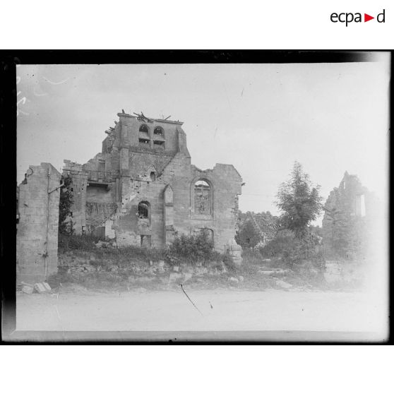 Chivres (Aisne). Vue extérieure de l'église. [légende d'origine]