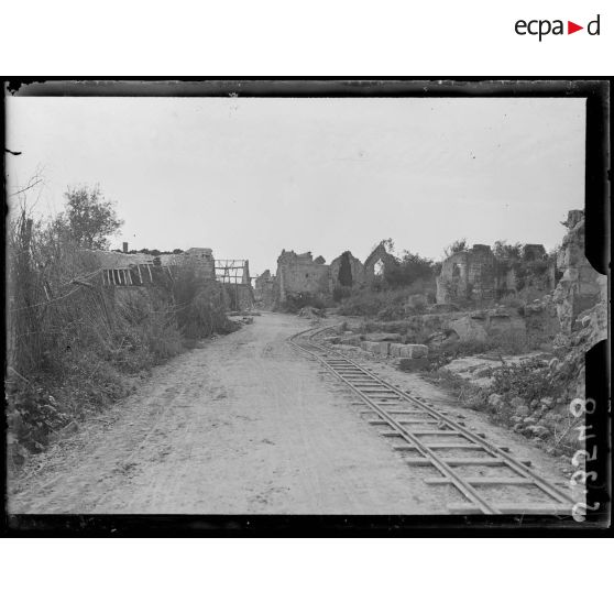 Neuville-sur-Margival (Aisne). Rue principale. [légende d'origine]