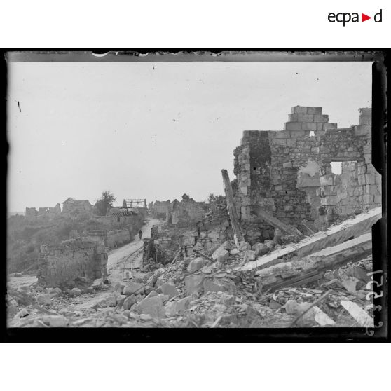 Neuville-sur-Margival (Aisne). Rue principale. [légende d'origine]