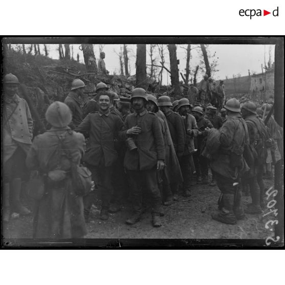 Ferme Hameret (Aisne). L'arrivée des premiers prisonniers. [légende d'origine]