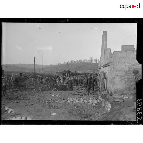 Vailly (Aisne). La gare d'arrivage des cailloux. [légende d'origine]