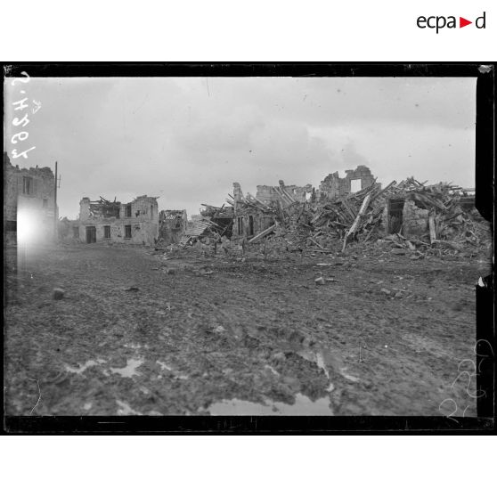 Pinon (Aisne). Les ruines du village. [légende d'origine]