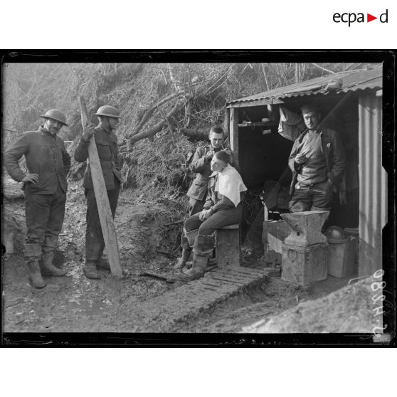 Allemant (Aisne). Batterie américaine en position, le coiffeur. [légende d'origine]