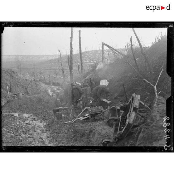 Allemant (Aisne). Le chemin creux. [légende d'origine]