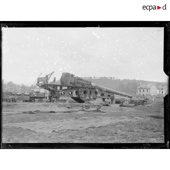 Bucy-le-Long (Aisne). Mise en batterie d'un 340 qui contrebat les pièces allemandes tirant sur Paris. [légende d'origine]